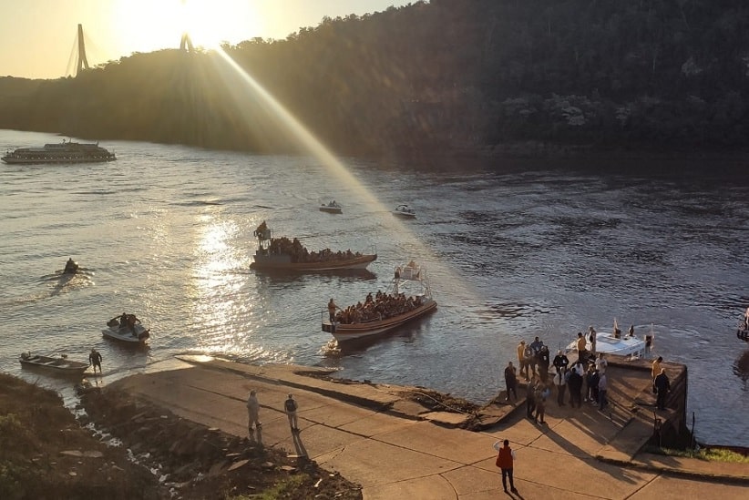 Barcos no porto fluvial de Puerto Iguazú, ponto de chegada do evento. Foto: Gentileza/Prefeitura de Puerto Iguazú