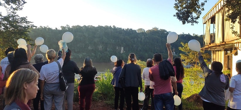 Trajeto foi acompanhado por pessoas na barranca do Rio Iguaçu. Foto: Gentileza/Prefeitura de Puerto Iguazú