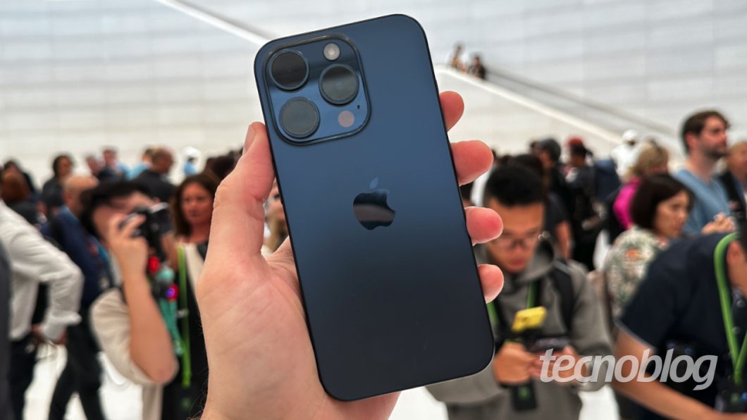 iPhone 15 Pro tem acabamento em titânio